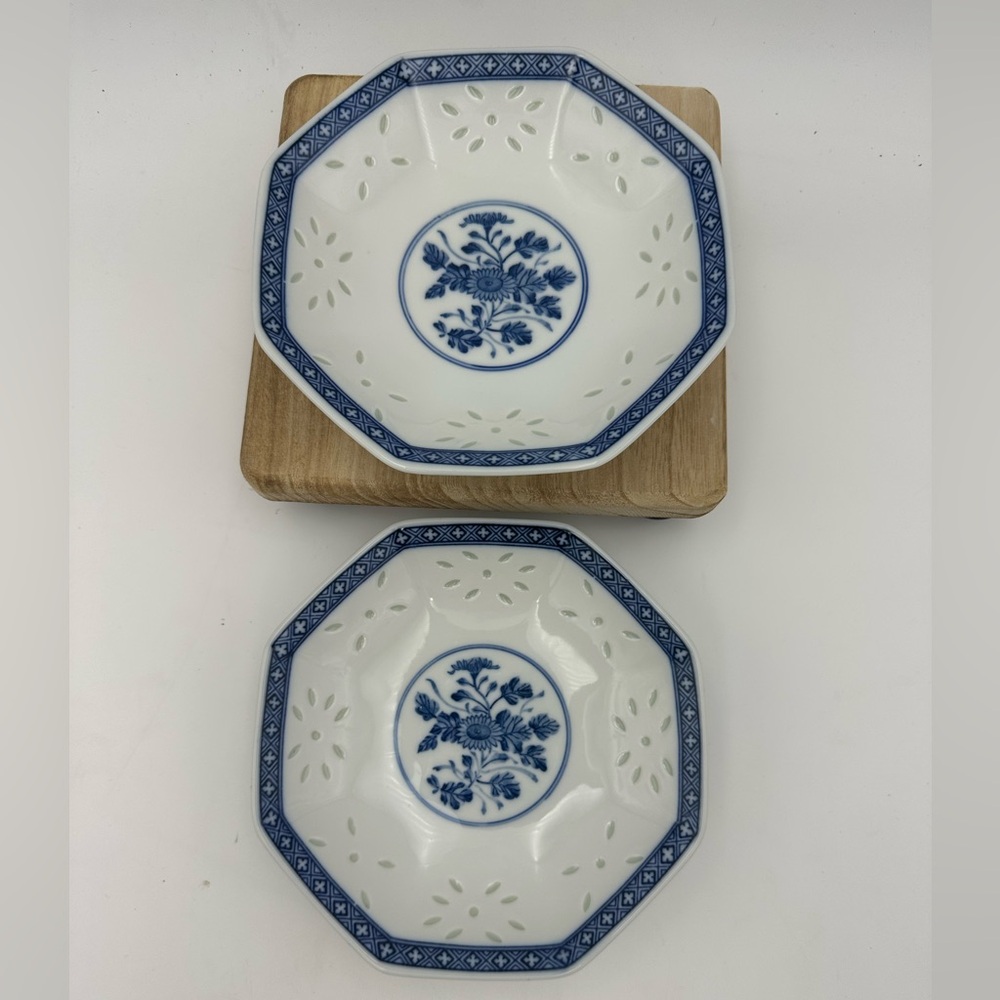 2 Chinese White & Blue Translucent Rice-Eye Pattern Porcelain Rice Bowls MCM